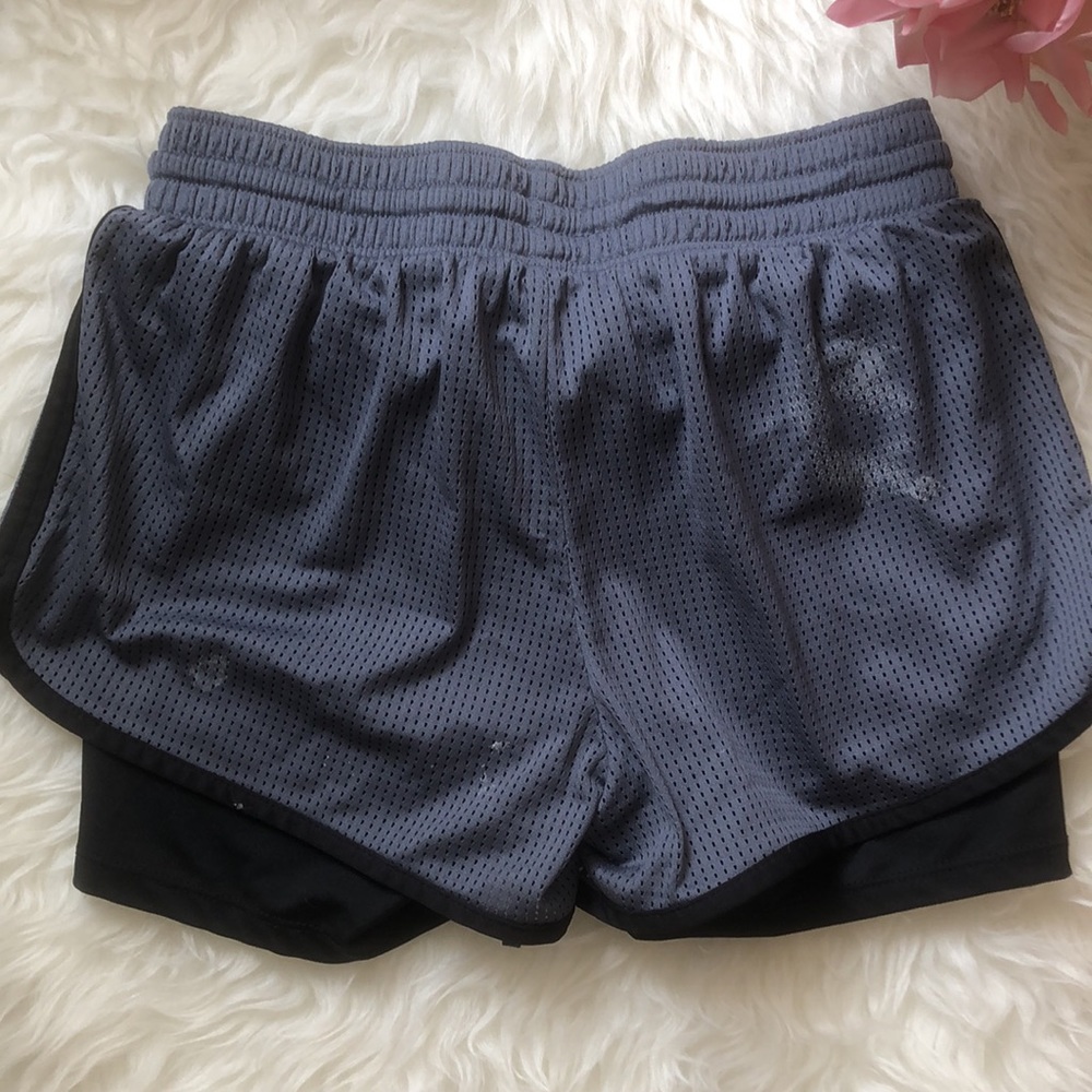CHAMPION • 4 Item Athletic Wear Bundle Leggings & Running Shorts - Picture 5 of 16